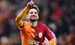 Mertens futbolu bırakacak gibi oynamıyor!