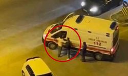 "Beni tanıyor musun?" Diyerek ambulans camını yumrukladı: O anlar kamerada