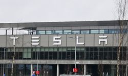 Almanya'da Tesla'nın fabrikasını protesto eden aktivistlerin kurduğu kamp polis tarafından dağıtıldı