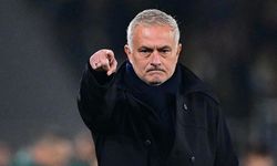 Fenerbahçe Teknik Direktörü Mourinho, sahada fenalaşan eski oyuncusu Bove'yi aradı