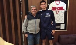 Aston Villa'ya transfer olan Yasin Özcan okul bahçesinde keşfedildi