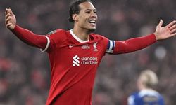 Herkes Virgil van Dijk'ın peşinde