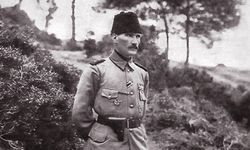 Ressam Emirhan Bıçakcı'nın 'Atatürk Portreleri' sergisi İktisadi Bağımsızlık Müzesi'nde açıldı