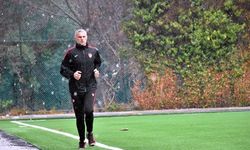 Süper Lig'in profesör hakemi, öğrencilerini spora yönlendiriyor