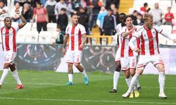 Sivasspor sahasında Antalyaspor'u 2-0 yendi