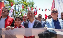Özgür Özel, 19 Mayıs yürüyüşünde AK Partili gençlere seslendi