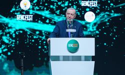 Erdoğan: Boğazda viskilerini yudumlayıp devrimcilik oynayanlar...