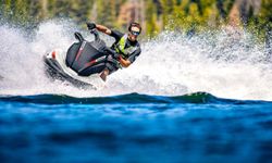 Zincir markette jet ski satışı başladı