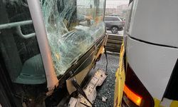 SON DAKİKA | Beylikdüzü'nde iki metrobüs çarpıştı