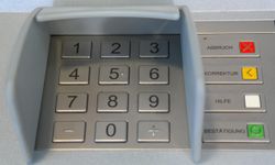 ATM’lerde bulunan kırmızı tuş bakın ne işe yarıyormuş