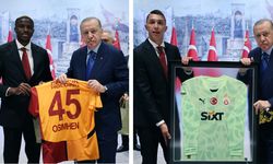 Osimhen ve Muslera Erdoğan'la buluştu: Forma hediye ettiler