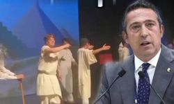'Ali Koç istifa' sesleri her yerde: Tiyatro oyununda istifa sloganı