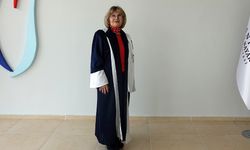 40 yıl sonra üniversiteye döndü, cübbe giyip doktor oldu