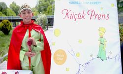 Kars'ta öğrenciler roman karakterlerini canlandırdı
