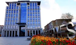 AK Partili belediye 2 cami ve okulu borcuna karşılık veriyor