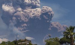 Etna Yanardağı'nda patlama: Uçaklar için kırmızı alarm