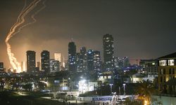 İran, Tel Aviv'i vurdu: 15 kişi yaralandı