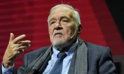 İlber Ortaylı: 'Politika, herkesin ikballe gezindiği bir koridor değildir'