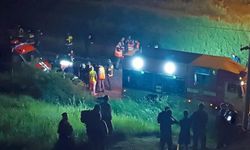 Rusya’da facia! Otoyol köprüsü yolcu treninin üzerine çöktü: 7 kişi öldü
