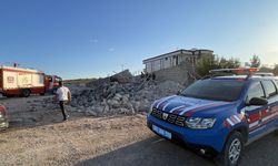 İstinat duvarı işçilerin üzerine çöktü