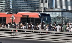 Metrobüste 'yangın' paniği