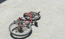 Bisikletli çocuğu 'ses yapıyor' iddiasıyla hastanelik etti!