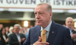 AK Parti kampında alkış krizi: Cumhurbaşkanı Erdoğan için sürekli ayağa kalkan vekiller rahatsızlık yarattı