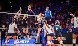 Nefes kesen maçta Filenin Sultanları İtalya'ya 3-2 yenildi