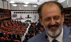 TBMM’de dikkat çeken protesto: Yücel Arzen’den LeMan’a salavatlı tepki