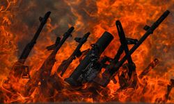 47 yıllık terör bir varilde mi bitti? PKK silah yaktı ama dünya tarihindeki örnekleri alarm veriyor!