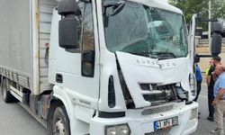 Kocaeli'nde tır, kamyona çarptı: 1 yaralı