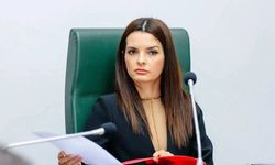 Seçimi Kazandı, hapse girdi