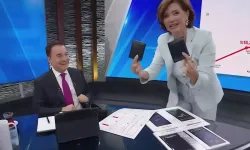 Ali Babacan canlı yayında cebinden çift cüzdan çıkardı!