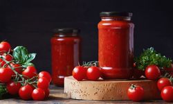 Evde domateslerle hazırlanabilecek en pratik ve lezzetli 4 konserve tarifi! Domates konservesi nasıl yapılır?