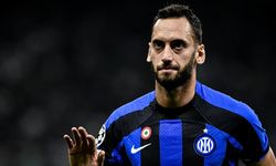 Hakan Çalhanoğlu mesaj yollamaya çalışsa da olmadı! Galatasaray kapıları kapandı