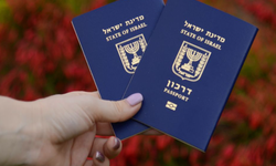 Bosna Hersek'te pasaportları çöpe atıldı mahsur kaldılar: İsrail arması yüzünden mi?