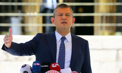 'Önümüzdeki seçim Atatürk'ü silenlerle onu yüreğinde hissedenler arasında'
