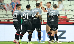 Fatih Karagümrük deplasmanda Antalyaspor'u 2-1 geçti