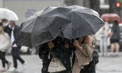 Meteoroloji 11 ili uyararak saat verdi! Sağanak ve fırtına geliyor