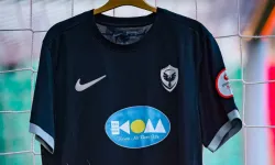 Türkiye’de bir ilk: Amedspor formasına Kürtçe reklam aldı!
