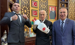 Devlet Bahçeli boks eldivenlerini taktı: Sosyal medyada gündem oldu