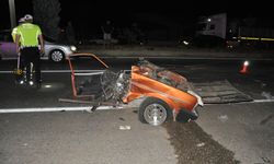 Facia gibi kaza! Otomobili ikiye böldü: 5 ölü 6 yaralı!