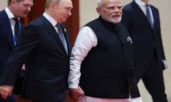 Putin ve Modi el ele! Washington yönetimine açık bir mesaj mı?