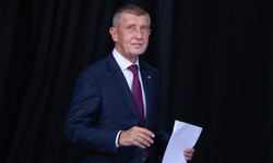 Mitingde saldırı! Ana muhalefet partisi lideri hastanelik oldu!
