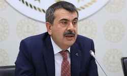 Bakan Tekin duyurdu: Birinci sınıflara okuma kitapları dağıtılacak