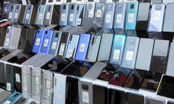 Milyonluk cep telefonu vurgunu ellerinde patladı: Türkiye'ye sokacaklardı!