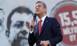 CHP Bahçelievler mitinginde konuşan Özel: Hepimizden alıp zenginlerin cebine koydu