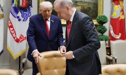 Trump'tan Cumhurbaşkanı Erdoğan'a jest! Sandalyesini çekti