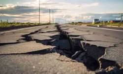 Balıkesir'de deprem! Beşik gibi sallanmaya devam ediyor: Halk endişeli