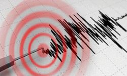 Kütahya'da 4 büyüklüğünde deprem: Halk panik yaşadı